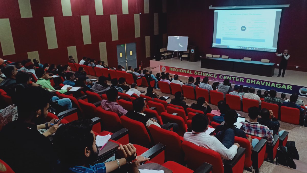 RSCBhavnagar's tweet photo. Today on day-4 of #AI workshop @RSCBhavnagar @ThakurAnoopSa from Intel conducted interactive session for  #schoolteachers and made them to learn how with AI they can develop the right mindset in children for future disruptive technology.
#NCSTC https://t.co/eVIBREwASK