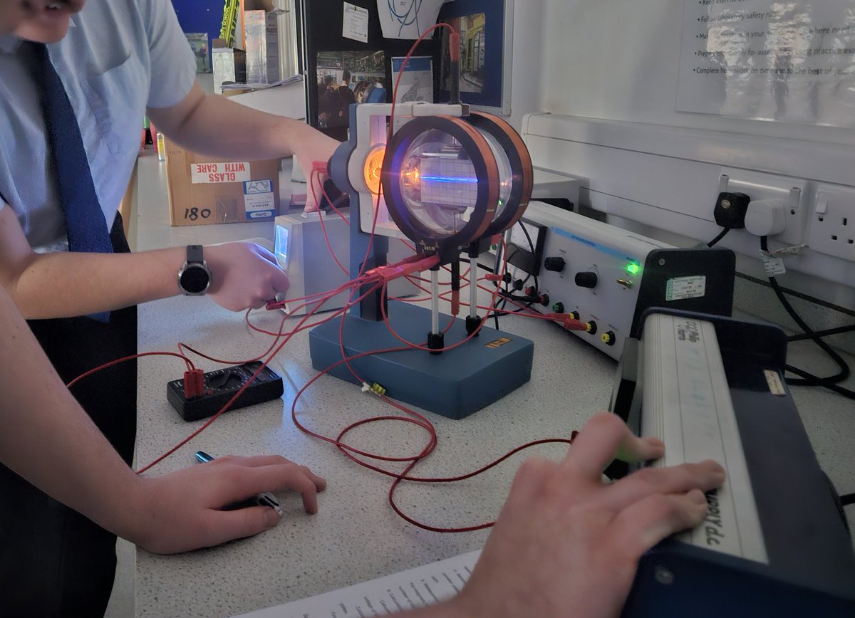 Year 13 physicists have been applying forces to charged particles via electric and magnetic fields. Here, they are combining them to produce a straight beam path! ⚡️🧲👨‍🔬 #inspiringsubjectpassion #STEM #nurturingpotential #thetranbyway