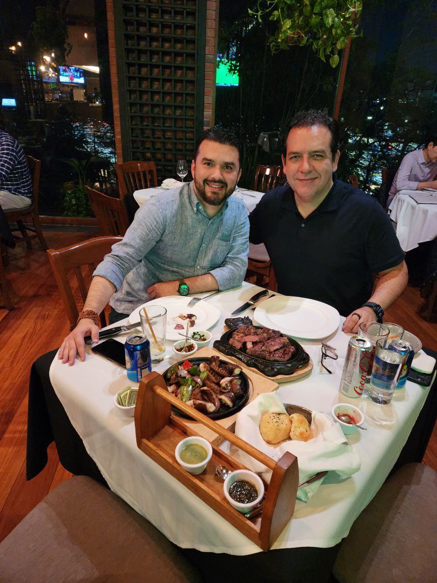 Muy buena cena y mejor plática con mi amigo <a href="/ralbores/">Roberto Albores Gleason</a> 

#JuntosPodemosMás