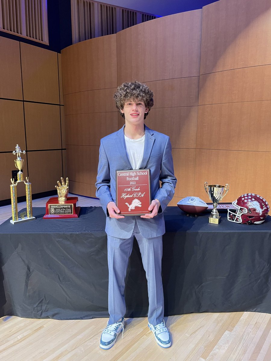 Bo Bass (@bobass1) on Twitter photo Congrats <a href="/GriffinBass12/">Griffin_bass12</a> on being recognized for having the highest GPA for the sophomore class! Getting it done on the field AND in the classroom! <a href="/LIONSTRONGFB/">Central Football</a> <a href="/Central_Lions/">Central High School</a> Congrats <a href="/GriffinBass12/">Griffin_bass12</a> on being recognized for having the highest GPA for the sophomore class! Getting it done on the field AND in the classroom! <a href="/LIONSTRONGFB/">Central Football</a> <a href="/Central_Lions/">Central High School</a>