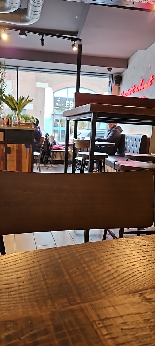GuildfordHunt's tweet photo. Black Sheep. £3.89 for a flat white and you have to type your order into a screen instead of talking to one of the actual people waiting behind the counter. Fail. 4/10, before the coffee has even arrived. https://t.co/AJvhMF84jc