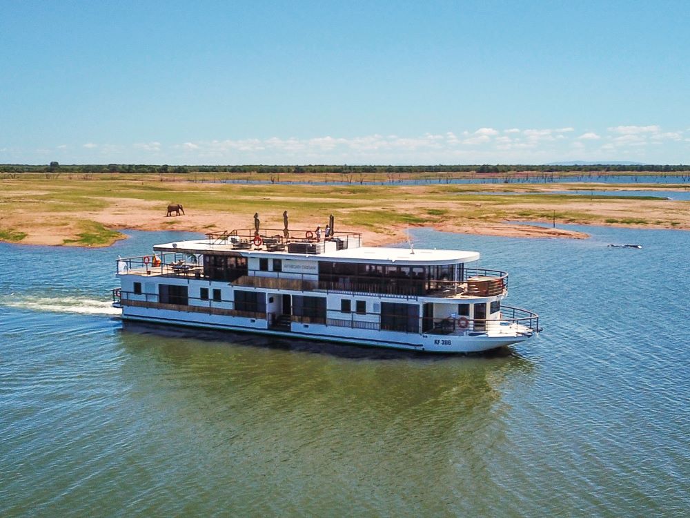 jrnyww's tweet photo. Listening to the roars of lion or the guffaws of hippo - moored on the shores of Lake Kariba in this luxury houseboat is a great way to spend an idyllic 3 or more days! But you will never be bored either!
 #africa #safari #travelafrica #journeysworldwide #travel #explore https://t.co/cCgjX0mXeM