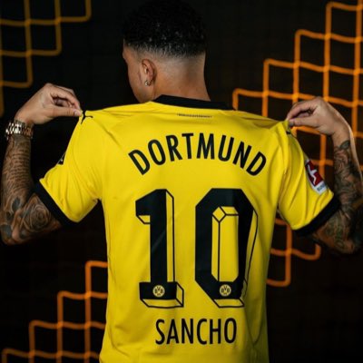 BVBNadine's tweet photo. Jajaja bin sehr glücklich 👀🔟 #NeuesProfilbild https://t.co/jJyzffopT6