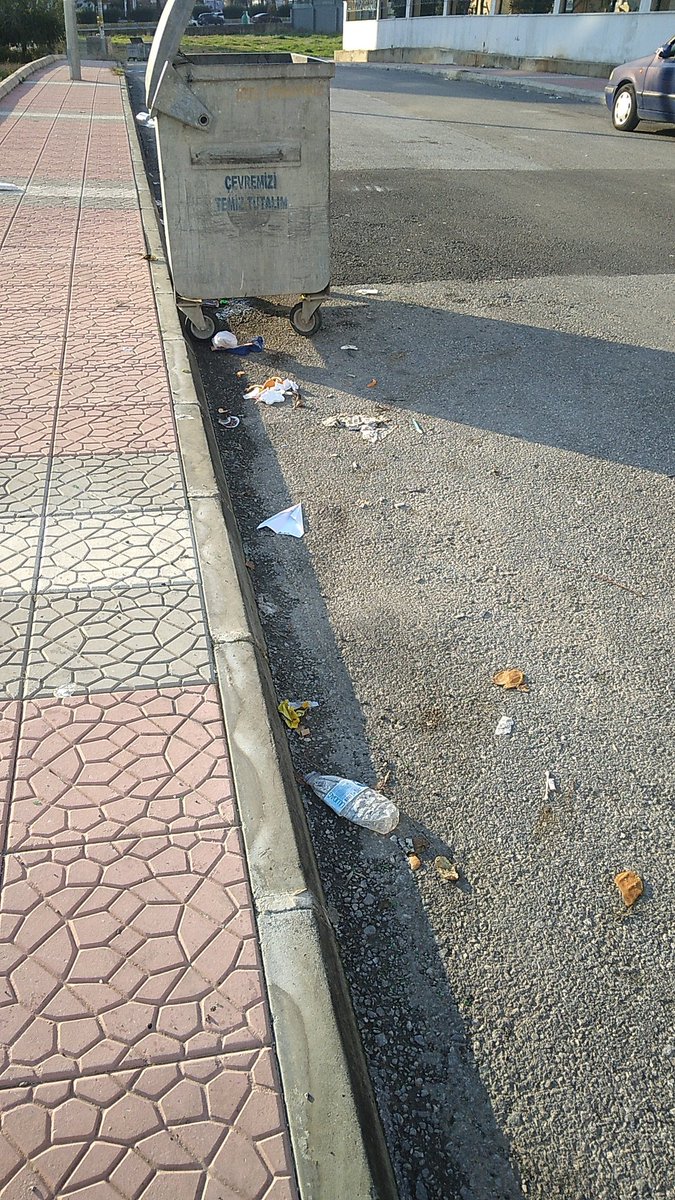 acbner's tweet photo. Seçim.yaklasirken..Mersin Yenisehir Belediyesi sokaklarımızın hali..birçok kez belediyeye mesaj yazmamıza ragmen:(( https://t.co/8Zv3ejMwuE
