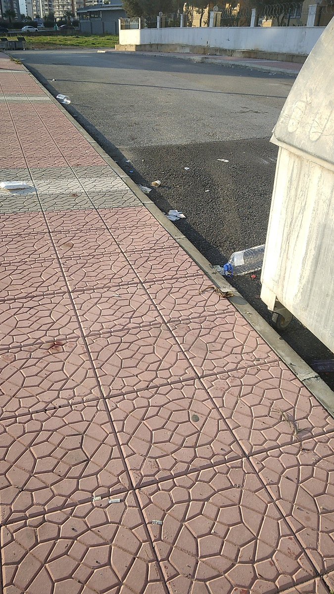 acbner's tweet photo. Seçim.yaklasirken..Mersin Yenisehir Belediyesi sokaklarımızın hali..birçok kez belediyeye mesaj yazmamıza ragmen:(( https://t.co/8Zv3ejMwuE