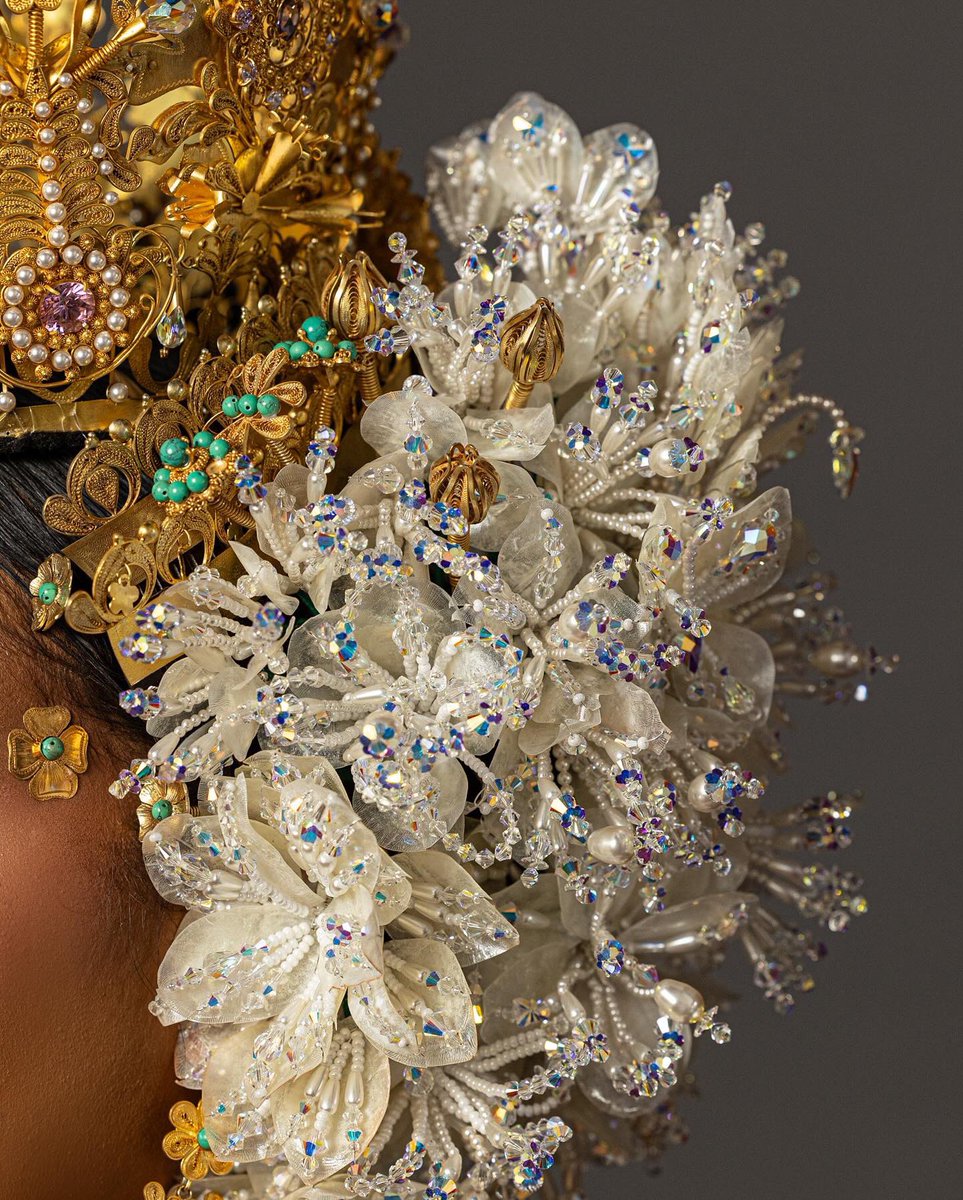 alopanameno's tweet photo. Pollera de lujo en técnica bordada en tela de organdí suizo 😍 🦋
Cada vez falta menos para deleitarnos con las polleras mas hermosas de Panamá en el Desfile de las #MilPollerasTM EN VIVO por @telemetro
#TaMasBueno
IG: pollerasdemitierra507 ✨💐 https://t.co/pUXe2e2KC3