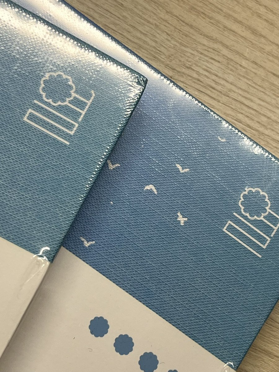 #RT 방정리하다보니 미개봉열앨범이 남아있더라구요,, 알티추첨두분 열앨범 보내드릴게요!! 당발은 1월13일에 할게요🥰