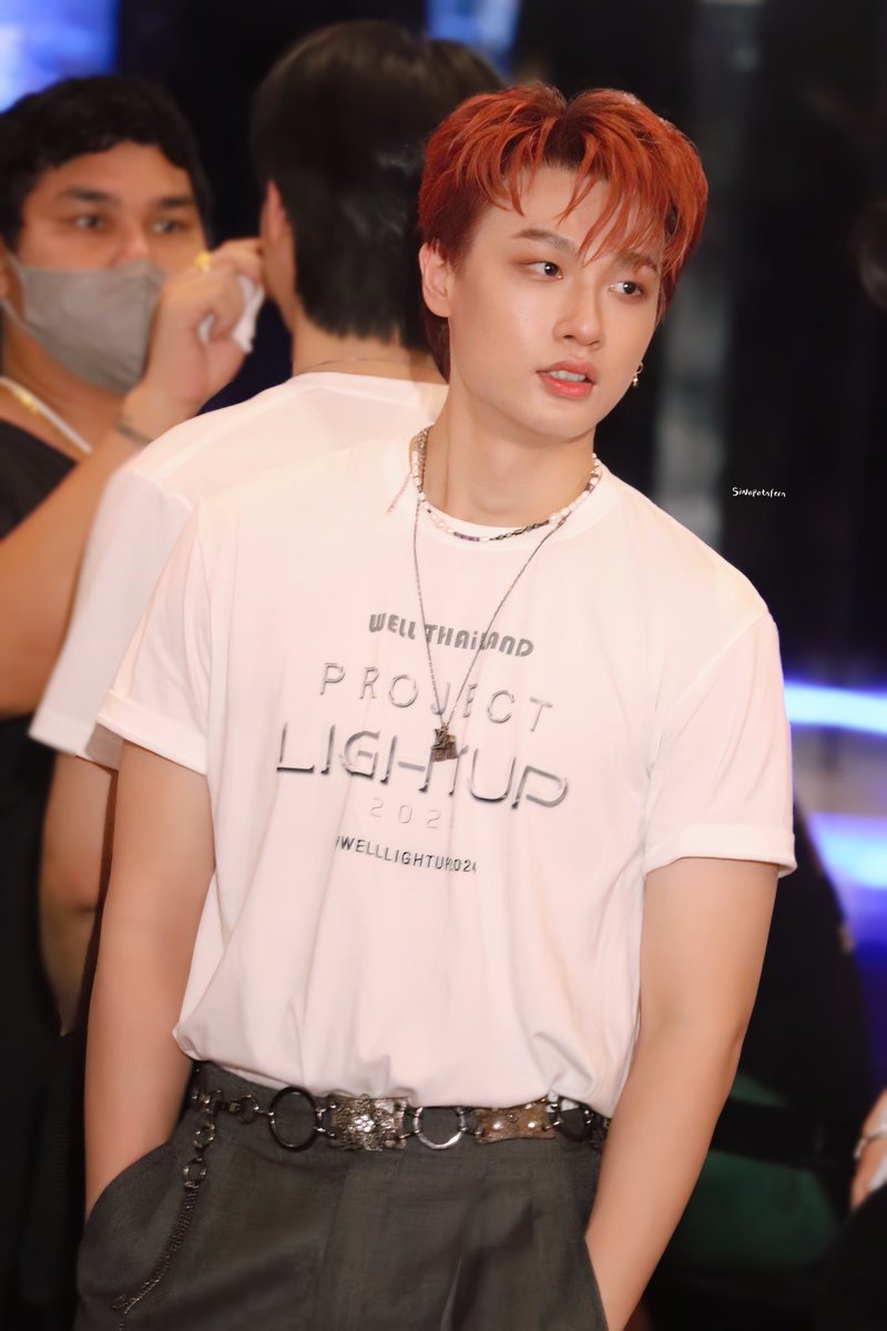Siwapatn12's tweet photo. สุดหล่อมุมเผลอคับบ (จากแดงเปนส้มม)

11.01.24 | @gunnapatn

#gunnapatn #AmmoforGN
#WELLLIGHTUP2024 https://t.co/77EDD4Jeb6