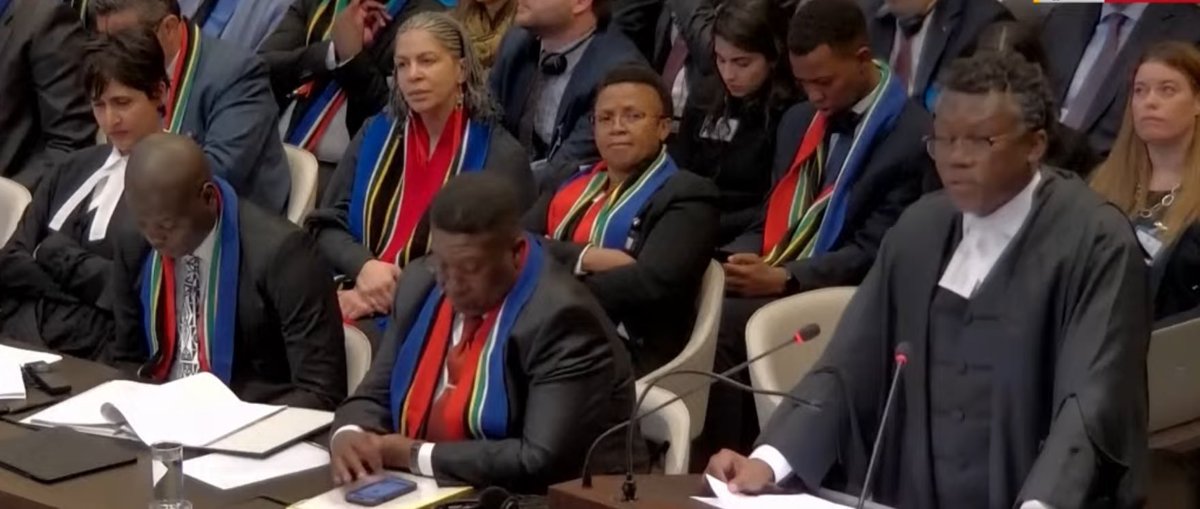 جنوب إفريقيا التي تشبهنا أكثر..

شكرًا ولكن.. ليس فقط لرفع دعوى ضد الإبادة الجماعية التي ترتكبها إسرائيل بحق شعب غزة منذ 95 يومًا دون تحرك عربي أو إسلامي واحد، بعيدًا عن الجعجعة باسم العروبة والإسلام والجيرة بينما يباد 2.5 إنسان على بُعد أميال.. ليس لذلك فقط..

وإنما لأنك تقاضين