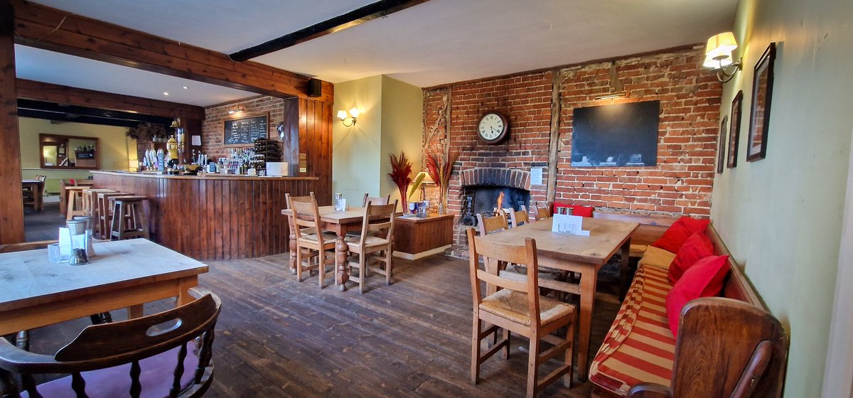 We still have tables available, but they are being booked up fast so don't delay, especially if you want to join us for a roast on Sunday ❤️

Ways to book: 
▪️call us on 01622 812271  
▪️ message us via our Facebook page/Instagram 
▪️email us on bookings@swan-on-the-green.co.uk