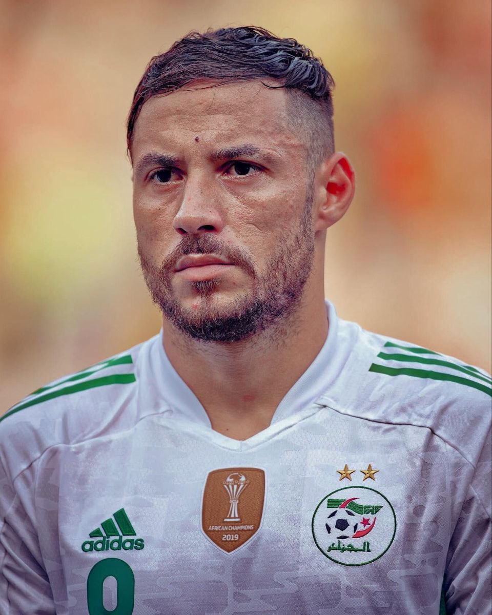 by_yda's tweet photo. THREAD : Les moments les plus drôles de Youcef Belaili avec l’EN https://t.co/D5B8c2wnGu