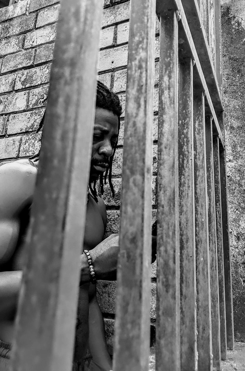 jaycetyhh's tweet photo. At the edge of a dungeon is a man in crisis
Officiating a duel, between himself 
And someone he claims not to know
The virus virus he has, the antidote too
A Man wants to be free, yet man cannot pay the price for freedom

🪡 Jayce Tyh
📸 Rex OTB

#spokenword #words #soul #poetry https://t.co/3moBDrUqIO