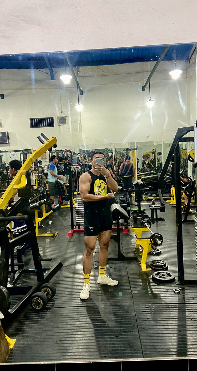 Permisi, ada kuning t*i