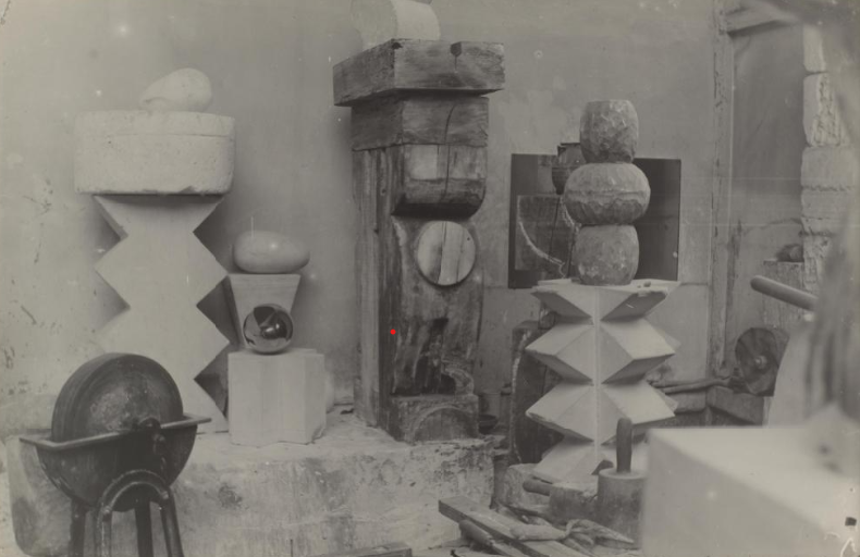 2024 Blockbusters: Brâncuși at @centrepompidou, Paris Opening soon on 27 March is an unprecedented Constantin Brancusi exhibition, featuring nearly 200 sculptures, photographs, films, & more, from his workshop. Read on for more key exhibitions in 2024: artrabbit.com/network/featur…