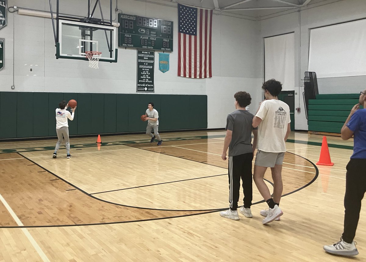 A quick review of last weeks skills followed by competitive shooting games was what last night was all about at our Winter Skills Basketball Clinic for Unified Partners! Everyone continues to work together and get better each week. Nice job! #GoRockets #HazletProud 🏀🤝