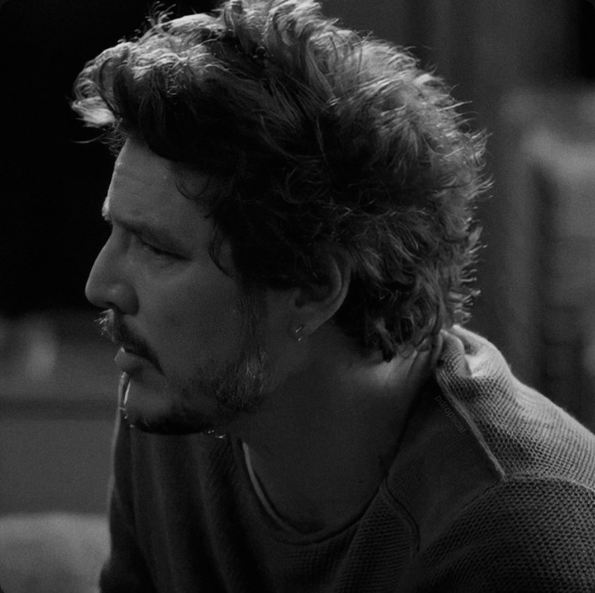 𝐈𝐒𝐀𝐀𝐂 ’𝐈𝐊𝐄’ 𝐃𝐈𝐄𝐓𝐄𝐑 𝐊𝐍𝐎𝐗.

        ❛ half blood. american. 
           wampus alumni.
           defense against the
           dark arts professor.
           unserious. joker.
           the ‘funny uncle’. ❜

written by #єємѕ