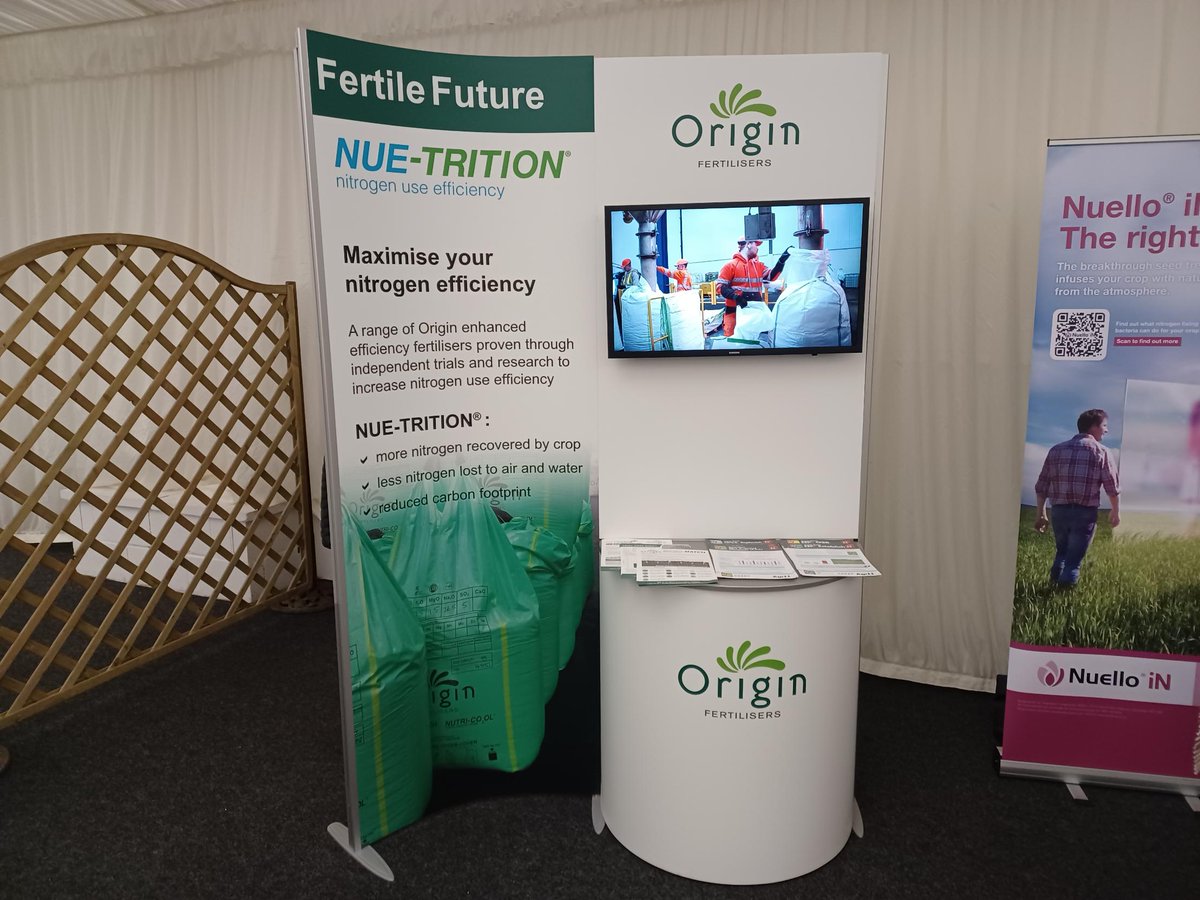 We're at @AgriiUK Kent Winter Farming Conference today discussing nitrogen use efficiency and the importance of balancing macro and micronutrients for optimal soil structure, pH and fertility🌱
