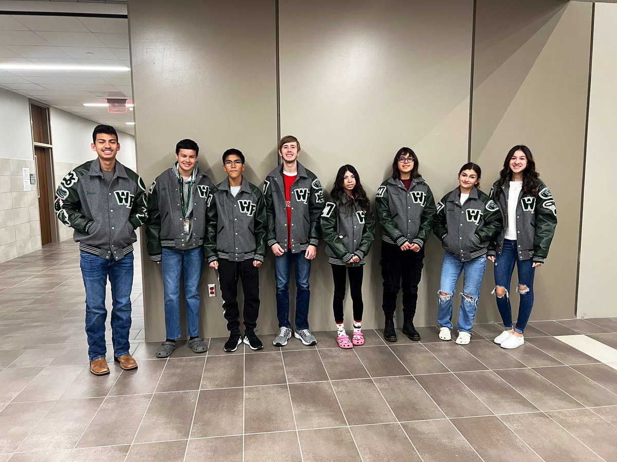 RunWFHS's tweet image. Gator Cross Country repping their new letterman jackets today!! Looking shaper than thumbtacks😎😮‍💨 Proud of this special group!! #RunGatorsRun #WINfromwithin 💚🐊💚