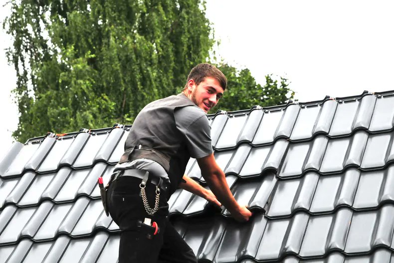 handwerksblatt's tweet photo. Zum 1. Januar 💼💰 ist nicht nur der gesetzliche #Mindestlohn gestiegen 📈, auch in einigen Branchen des #Handwerk|s gibt es in diesem Jahr mehr Geld für die Beschäftigten 💪💵. Ein Überblick. 🛠👷‍♂️👷‍♀️ #mittelstand #kmu #Branchenmindestlöhne https://t.co/7W3wwvCRB8 Foto: © ZVDH https://t.co/z3H2ADoPLz