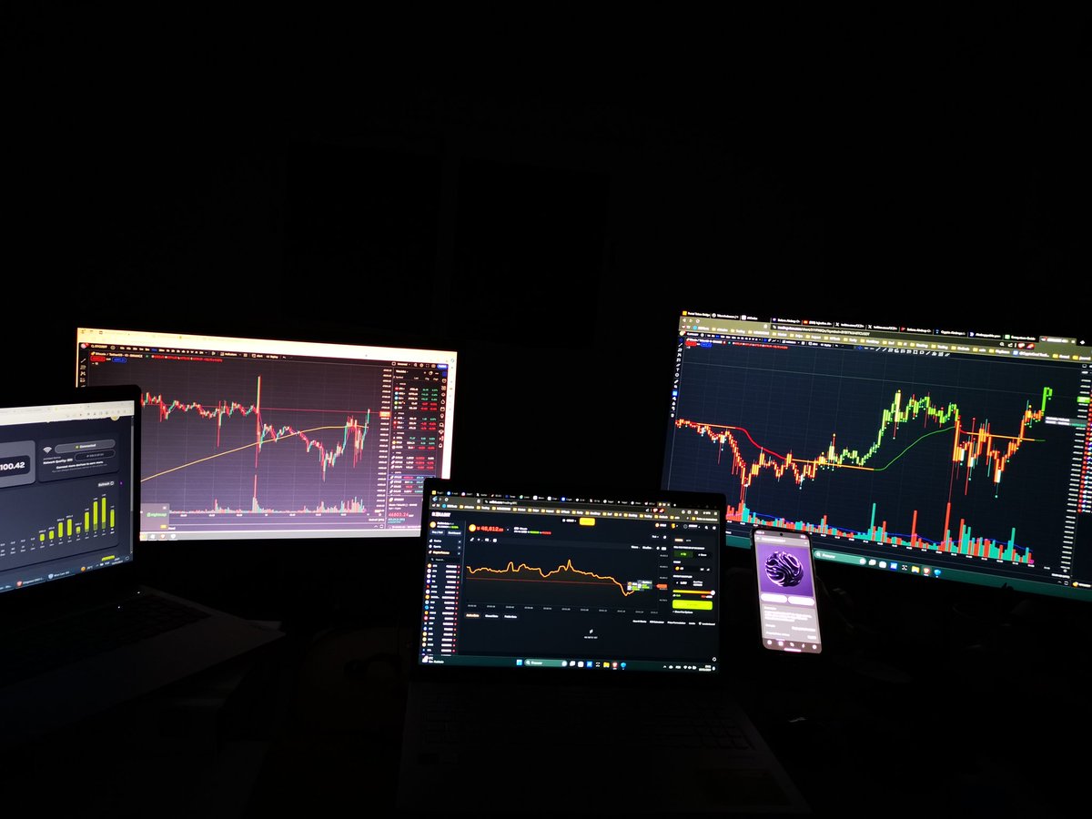 VtorVentura1's tweet photo. Just got my @solanamobile  in time for the etf aproval! Wen @solana laptop? https://t.co/kJd5VpbHBp