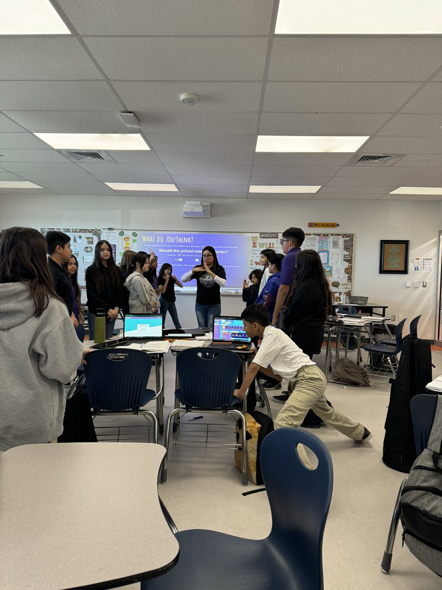 TheRaven_ELMS's tweet photo. 🥁🥁👏🏽🏀 @AVID4College Philosophical Chairs &amp; Team Huddle with @MsAndrade_ELMS Great conversation &amp; student engagement #AVIDClap 🥁 🥁👏🏽🏀 #LiveTheMission @Eastlake_Middle https://t.co/LGdMnZcv2C