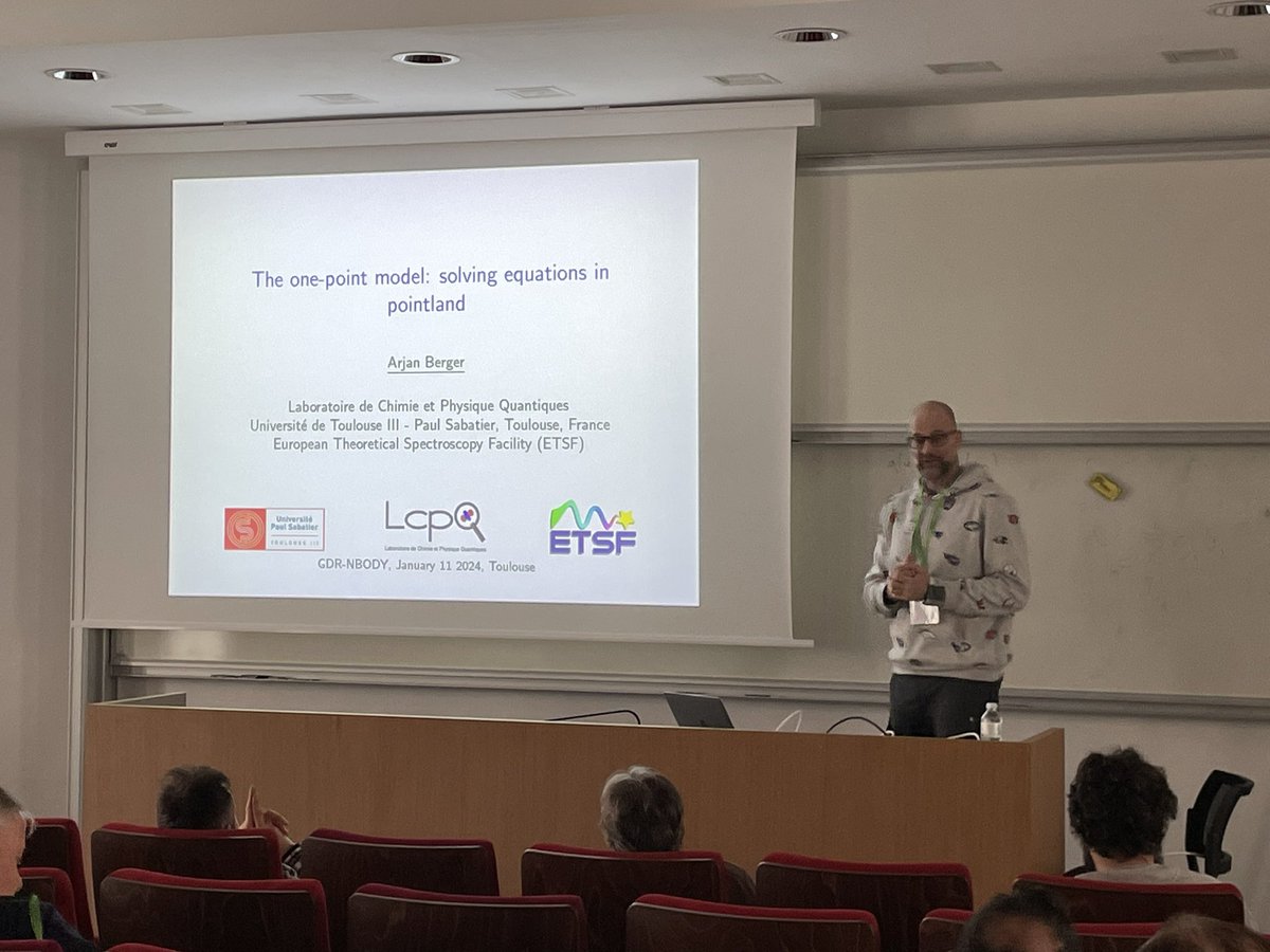 GDR_NBODY's tweet photo. You think 1D is too much, well Arjan Berger from @LCPQ_UMR5626 would agree with you as he talks about zero dimensional space with the one point model #MSQM2024 https://t.co/YKIvMvzRM5