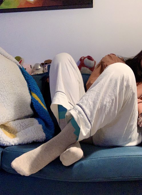 As the night blankets us, let your worries fade away. Prioritize self-care and recharge your mind and body for a brighter tomorrow. Sweet dreams and a restful good night! 💖🌙💤