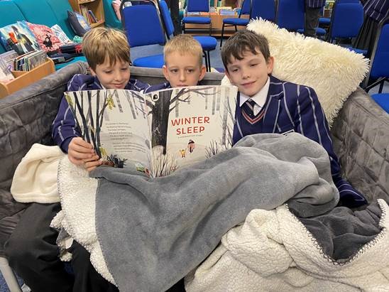 TownCloseSchool's tweet photo. Today's Prep House meetings focused on 'Hygge', the Danish word for 'creating a warm atmosphere &amp; enjoying the small joys in life with people you care about'.
A 'Hygge' area in the library has proven a popular spot for relaxing reading at the start of term.
#TownCloseLibrary https://t.co/vBGfi5tj4G