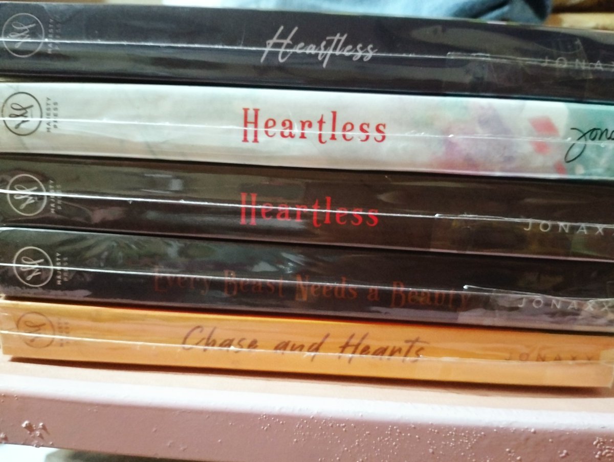 saebiix's tweet photo. WTS LFB JONAXX MPRESS BOOKS

PAYO OR COD https://t.co/ilOBaH444Q