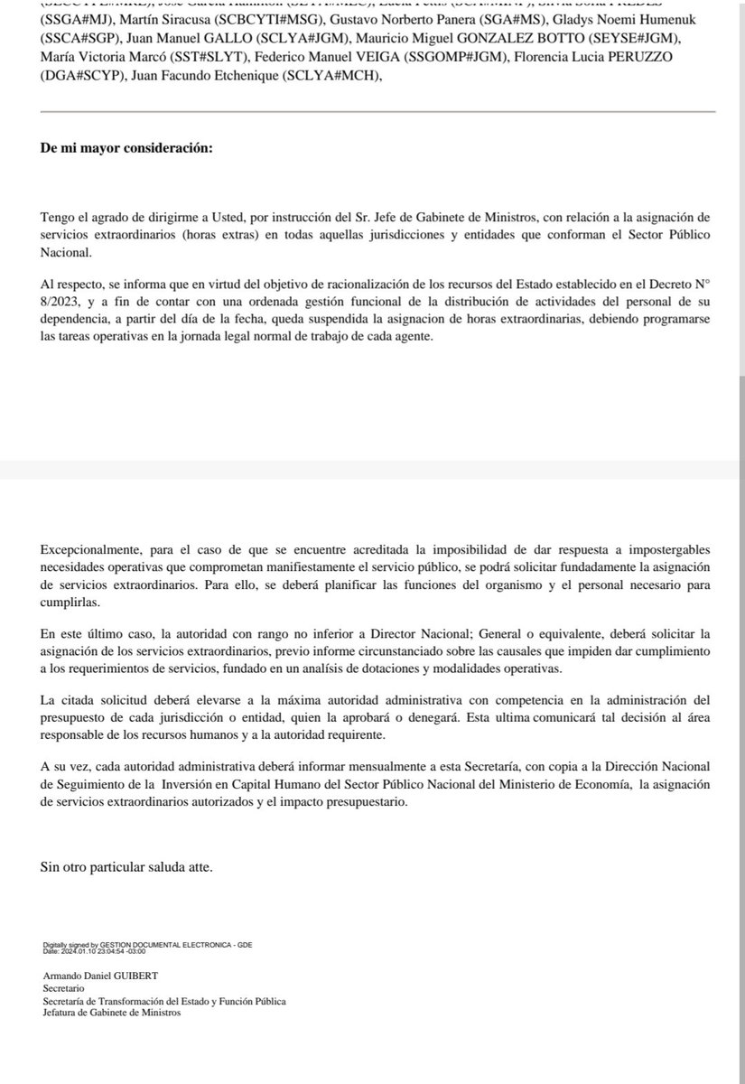 MatiasMoraok's tweet photo. Donde trabajo despidieron a más de 150 trabajadores y trabajadoras. A los que nos renovaron por 3 meses nos redujeron el sueldo entre un 40% y 60%.
El área se encargaba de desarrollar proyectos de obras de urbanización para villas y asentamientos, entre otros programas. https://t.co/RVwOxsu6Sr