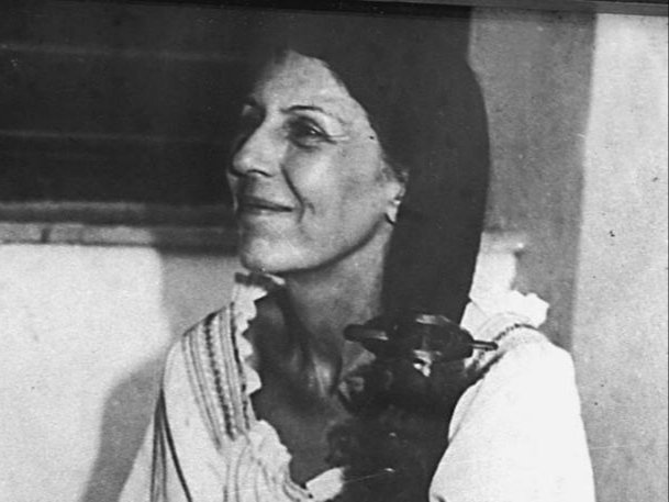 japortalmiranda's tweet photo. A #CeliaSánchez, cubana de un compromiso extraordinario, rendimos homenaje en un nuevo aniversario de su fallecimiento.

La obra de nuestra Revolución lleva en sí mucho de su sensibilidad y entrega.

#CeliaVive https://t.co/gdJKKxiIfA