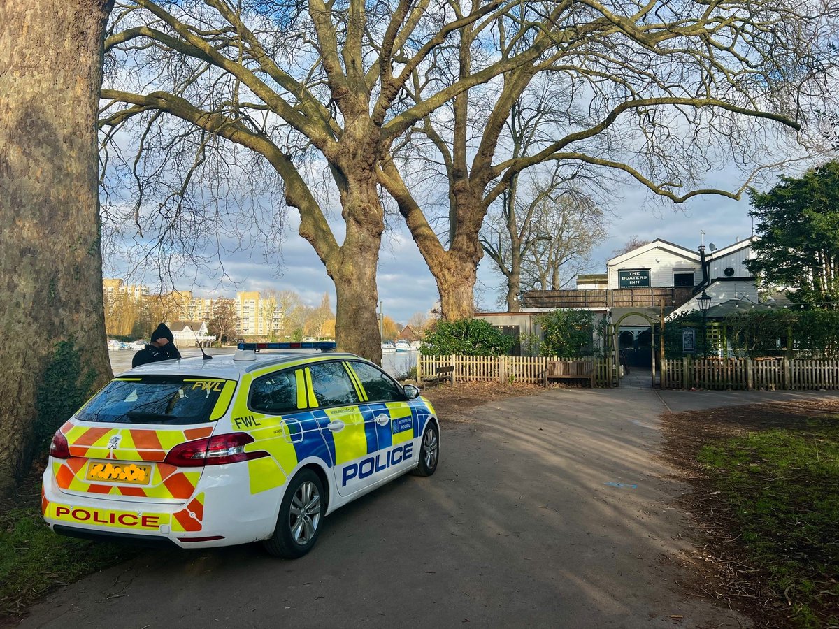 MPSCanbury's tweet image. Canbury🌳Gardens👮Officers are out patrolling🚔open spaces, hotspots on the ward and conducting CCTV🎥 enquiries re: recent crimes.
Do say Hi👋if you see us.
#localpolice #saferneighbourhoods