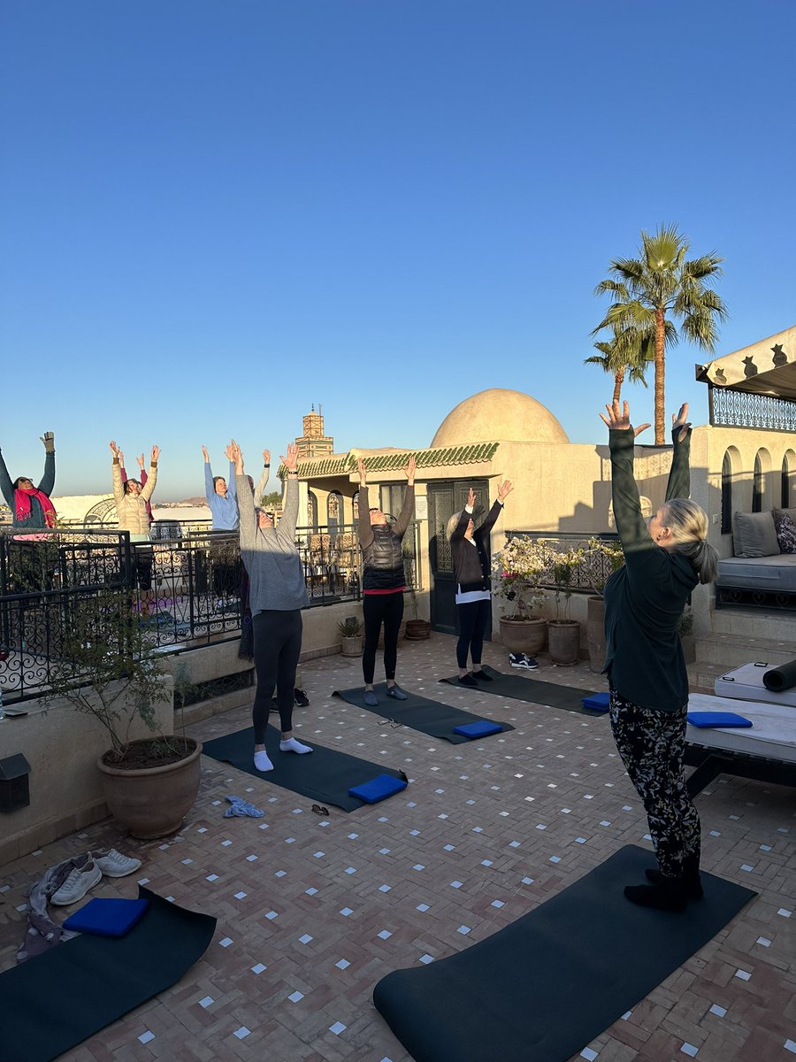Sunrise rooftop Pilates with the amazing Amanda: the best way to start our day together! <a href="/CBeqMacD/">Charles Béquignon-MacDougall</a> <a href="/CBrosnanSoprano/">Charlotte Brosnan</a> 

#sunrise #pilates #singing #marrakech #morocco🇲🇦