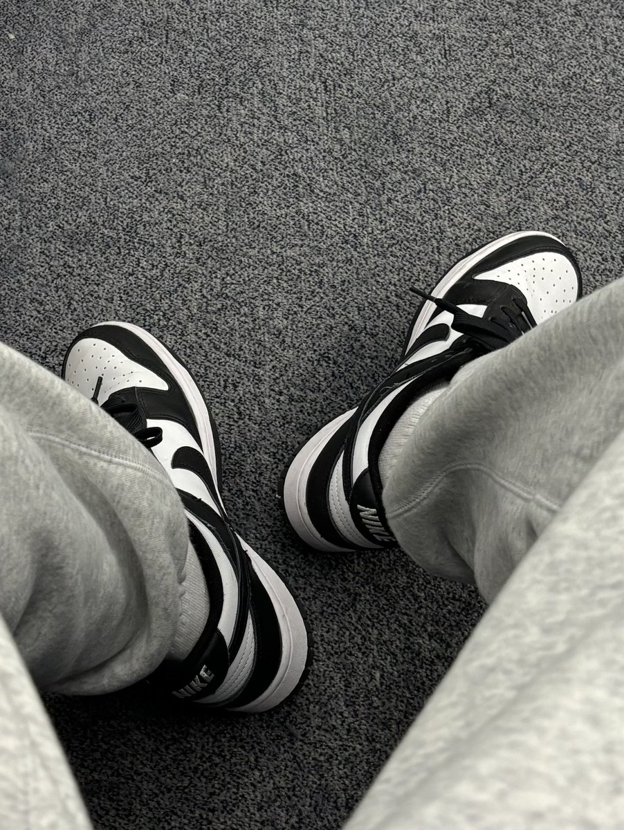 khaidzen's tweet photo. 📷 Nike Dunk Low https://t.co/c2HmeiTpwc