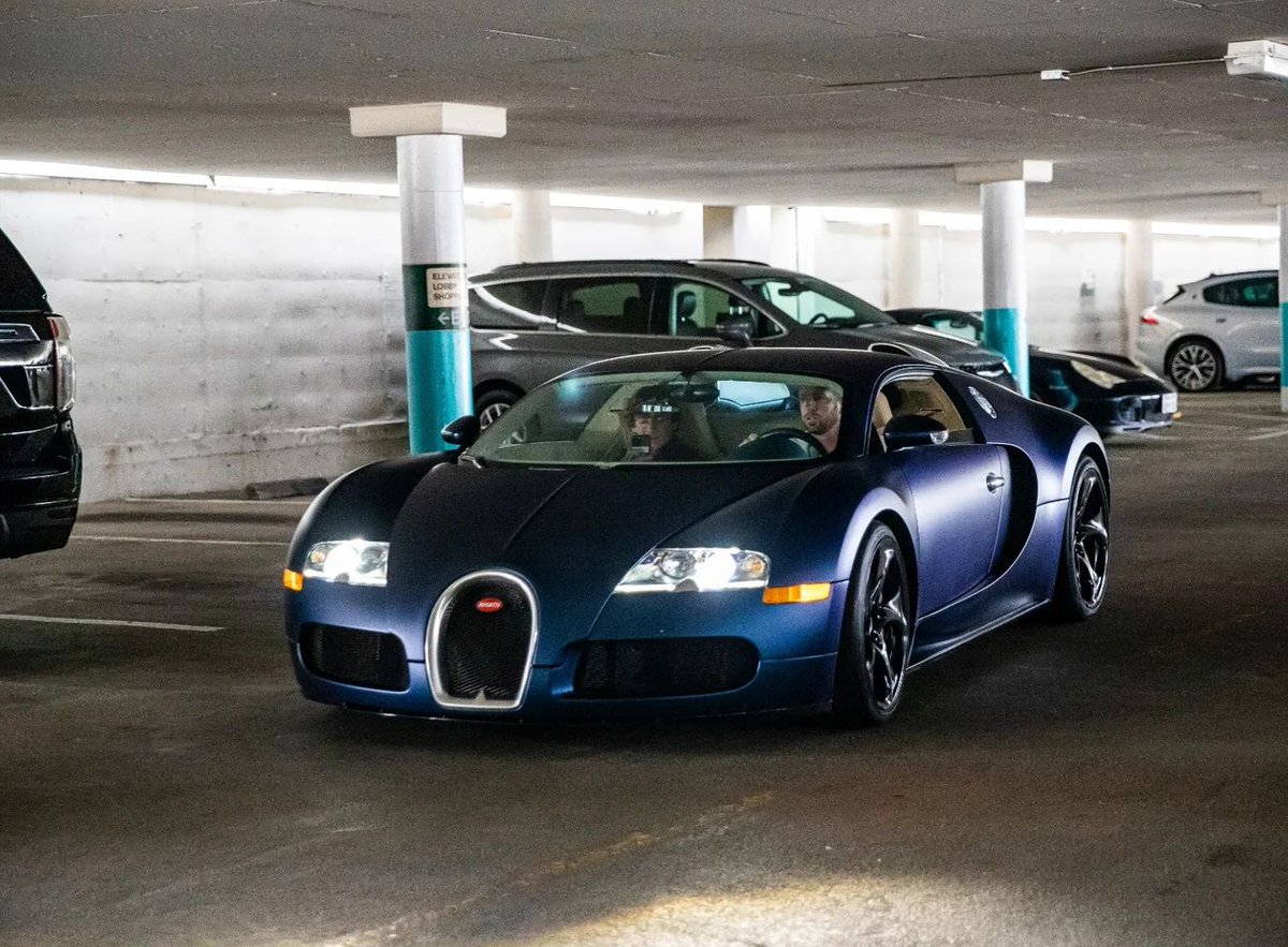CarManToday's tweet photo. The legendary Veyron
#Bugatti #Veyron #164 #W16 #Turbo #Hypercar #BugattiVeyron #CarWeek #CarWeek2033 #CarWeekForever #FrimAutos https://t.co/CUZxSIHccj