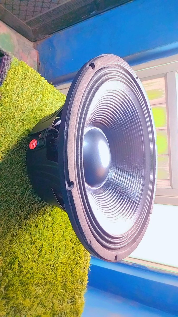 UniquePro3's tweet photo. Unique Pro
18 Ups - Pro 1200 Watt Speaker 
Water proof Speaker 
4 inch coil in out 
Silicone Spider 🕸️ 
Three line Papper Cone 
Weight 15 kg 
#dj #speaker #audio #video #sound #bass #woofer  #post #uniquepro  #pro #news #today #top10 #top #reelindia #trade #fb #delhi  #company https://t.co/CUPOeIprAx