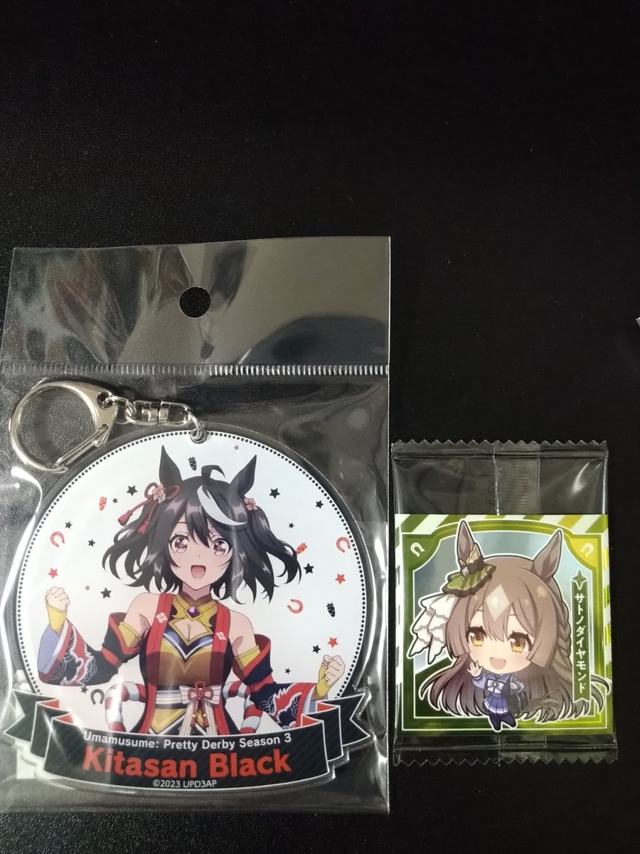 LUnatonaRU's tweet image. #ウマ娘3期  #ウマ娘
 #Cystore からグッズ届いたー- ̗̀📦 ̖́-
届いたんだけど……待って。思ったよりもデカくない？？