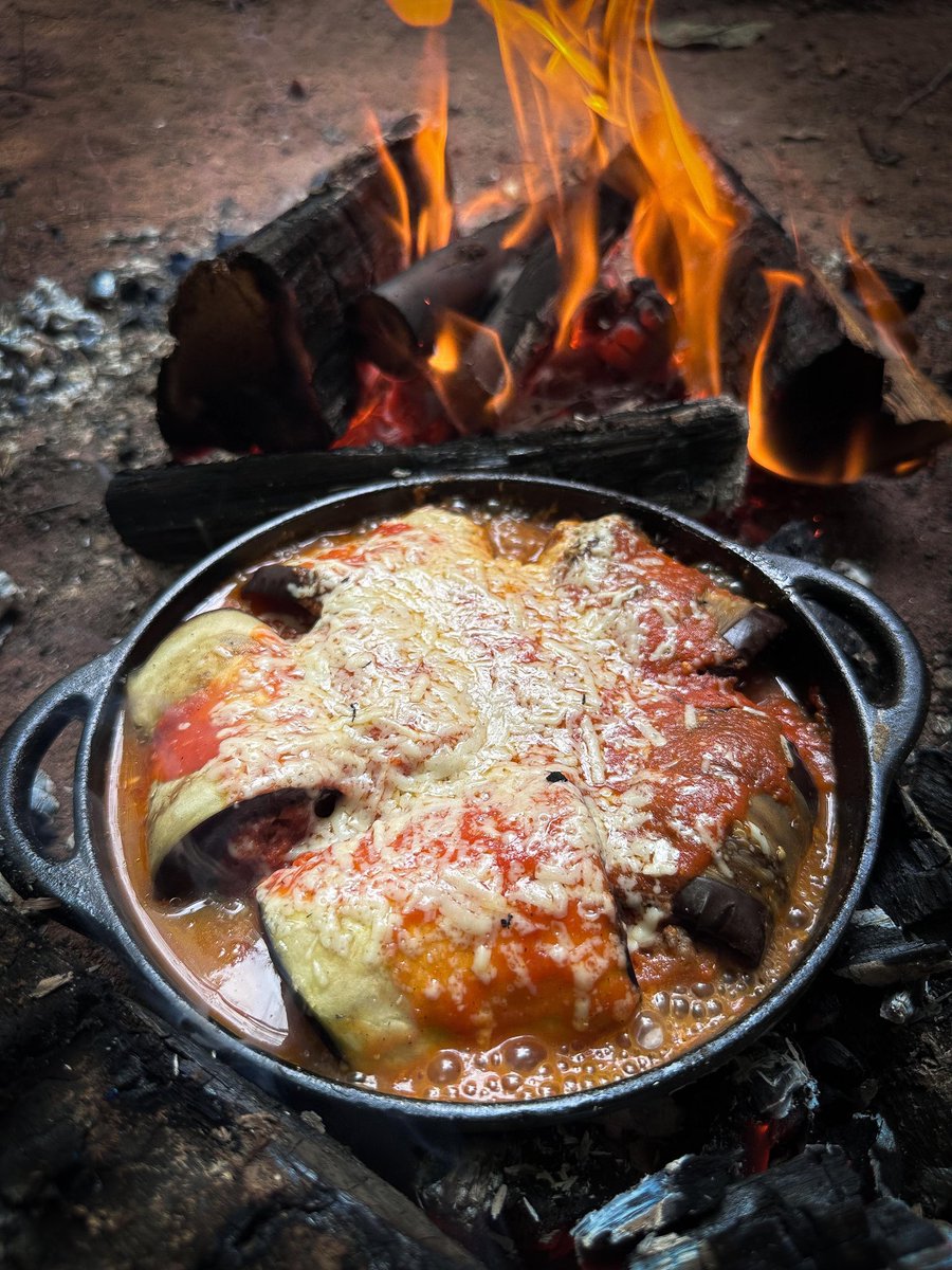 madeinfirebr's tweet photo. Essa é até para aqueles que não curtem berinjela adorarem! 🍆 Hoje tem berinjela recheada com carne moída nos canais @madeinfirebr no Youtube, Instagram e TikTok. É só chegar. https://t.co/UPwdSxRvHt
