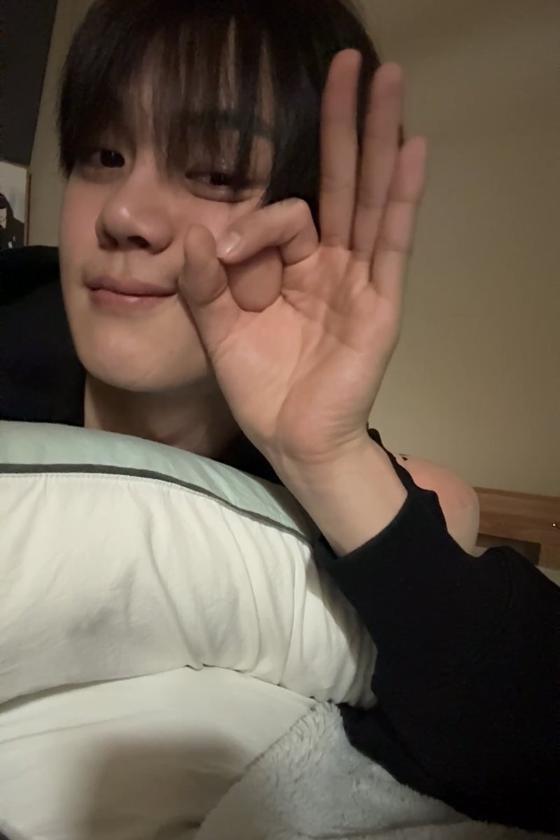 dbelsdkrk's tweet photo. 아니 진짜 웃을때 ㅈㄴ 예쁘네 사귈까 https://t.co/GgHNTiuaaB