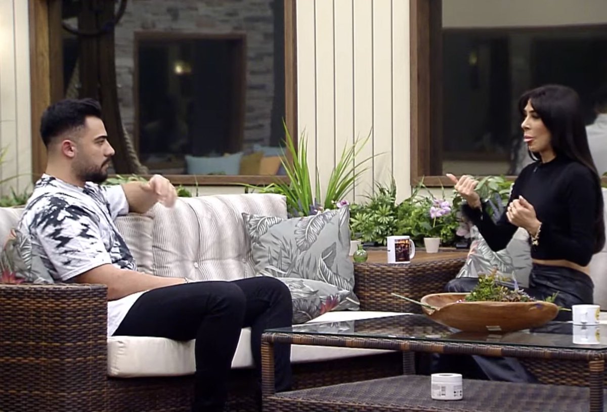Karısı ağlarken #AyGör tayfanın eski ofc si leyla ile hasbihal eden GI dan razı mısınız?
#ilgör
#kısmetseolur