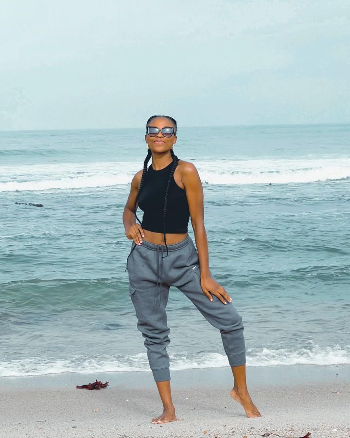 MissNamibia2025's tweet photo. Play. Laugh. Stretch. Love. Pray. 

@MarthaGoldie 

#missearth #missearthnamibia2023 #beachlife #beachvibes #letsplay #relaxedlife #backfromasiatour #backfromeuropetrip https://t.co/6jQWG9rwK2