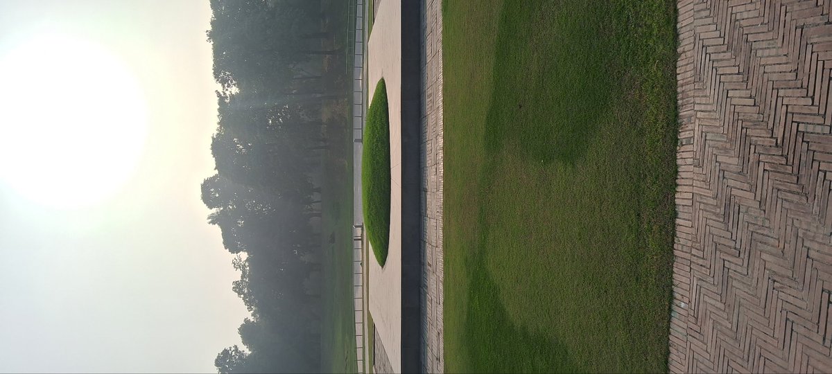 RakshitLife03's tweet photo. 📍Shantivan Nehru Samadi 

#delhi #nehruji #samadi #redgiantplant #explore #newdelhi #shantivan #rajghat https://t.co/ggG41JTXqq