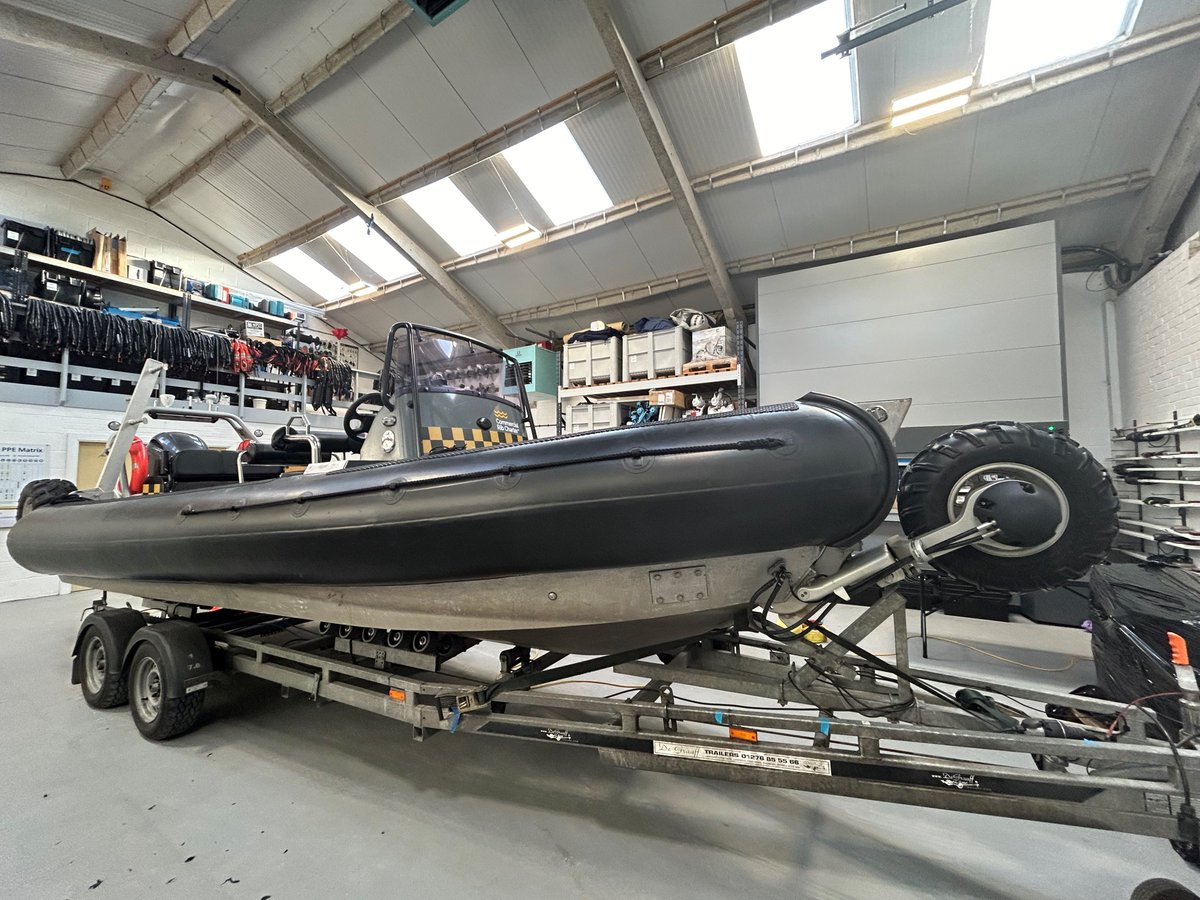 CommercialRibs's tweet photo. CRC Gannet, one of our sealegs has returned from Henshaw Inflatables following a tube upgrade including all over cladding &amp; additional bow fendering &amp; is in our workshop receiving a full refit, decks &amp; service#WinterMaintenance #refit #tubes #inflatabletubes #amphibious #openrib https://t.co/fwAqJZtMik