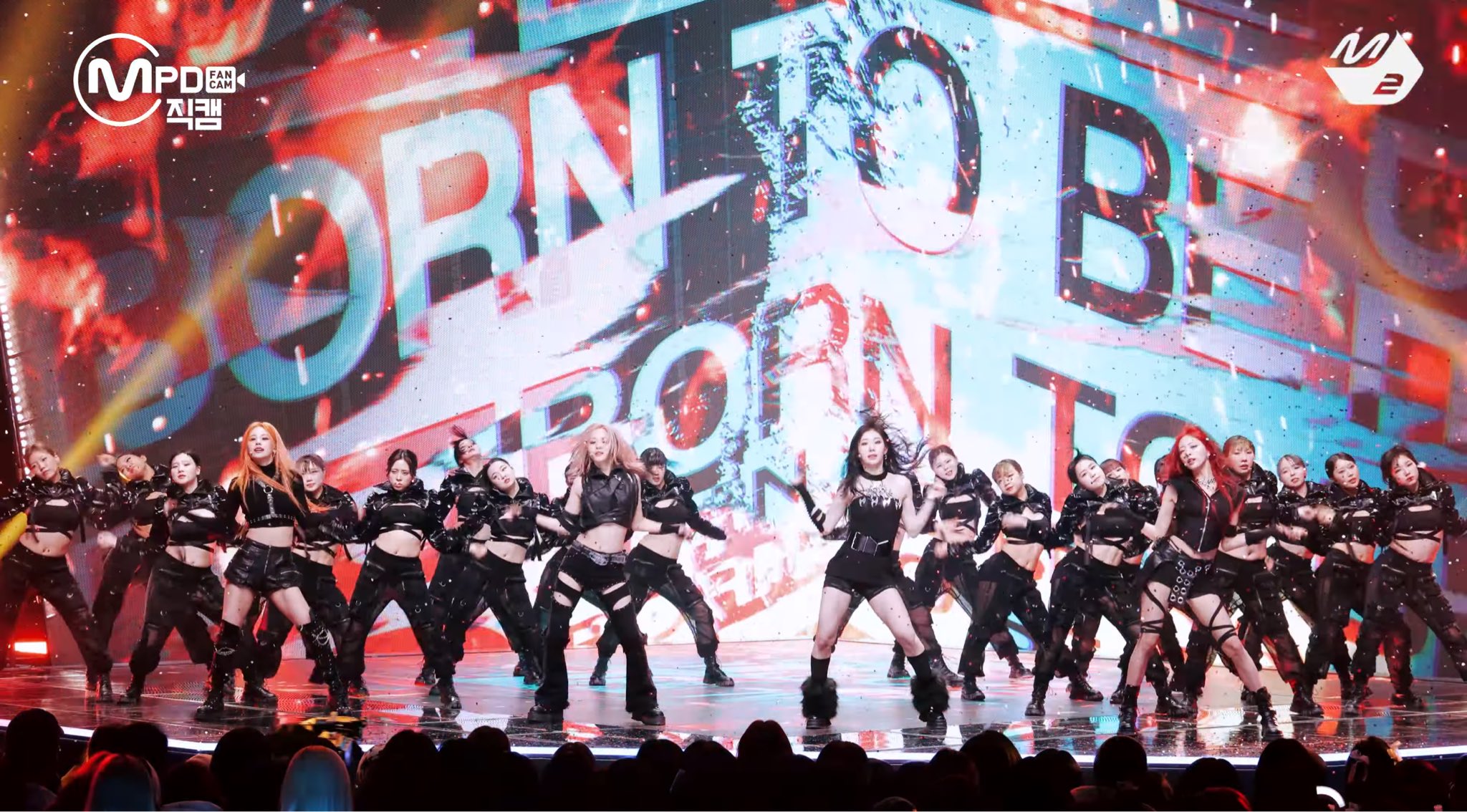 GDkSMnubwAAArcZ?format=jpg&name=large