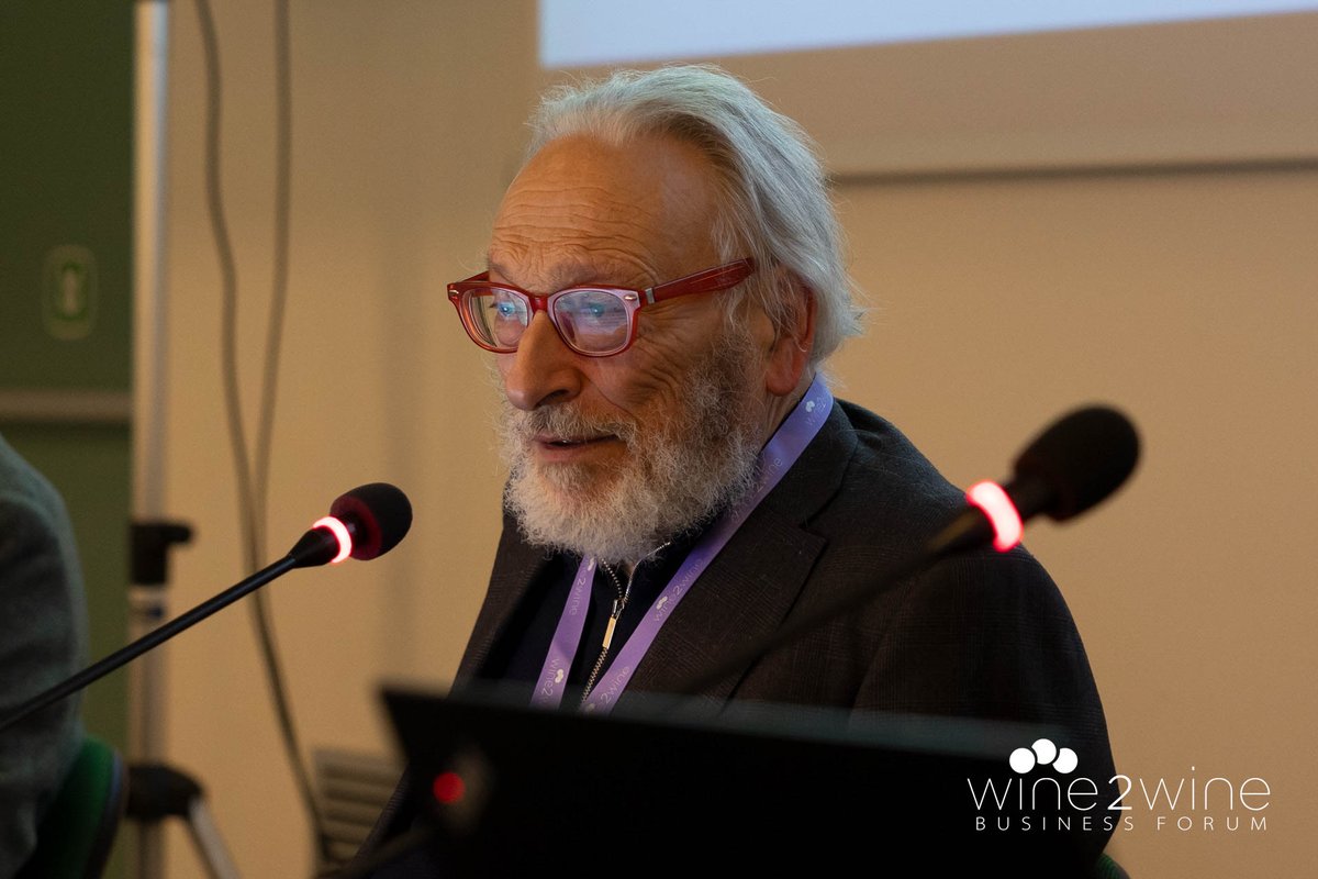wine2wineVerona's tweet image. At #wine2wine2023, Walter Massa, Emanuele Sansone, Luca Dal Lago, and Guido Stecchi presented initiatives for a sustainable wine industry. Solutions? Lighter glass bottles and aluminium #screwcaps, a valid alternative to cork. 🍇🌎🌱