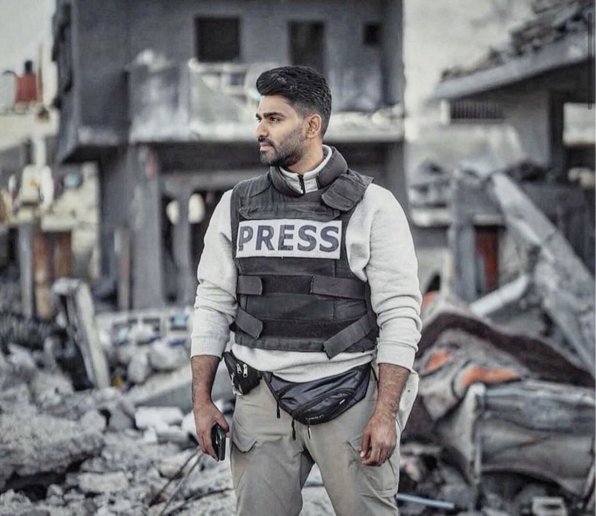 اسماعيل الدحدوح: 
"إلى هنا ينتهي توثيقي للأحداث في هذه الحرب".

"وثقنا وشاهد العالم مايكفي من المجازر والإبادة الجماعية ولم يكن هناك أي رد فعل لوقف الحرب التي لم يسلم منها مدني ولا صحفي ولا مسعف ولا ناشط حتى الحجر والشجر لم يسلم أحد".
"باختصار هذا عالم عنصري منافق لأبعد الحدود".