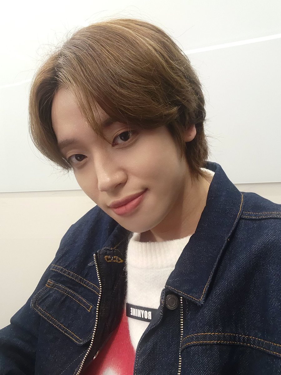 [📸] 240111 메이크스타
【PARTING EMOTION】발매 기념 MEET &amp; CALL

오늘 처음 보여주는 라이브라 ㅎ
잘하고 싶었는데 
좀 아쉬웠다 ㅠ
이렇게 또 찾아와 줘서 너무 고마워!!
우리 올해도 진짜 같이 행복하자 ㅎ
밥 맛있는거 챙겨 먹고❤️

#니엘 #NIEL #PARTING_EMOTION