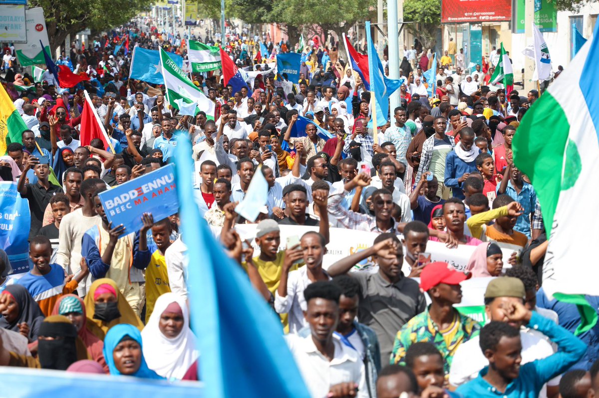 AAbdishakur's tweet photo. Today, in Mogadishu, Thousands of Somalis gathered to protest against the violation of Somalia's sovereignty, independence, and territorial integrity by Abiy Ahmed's administration. The demonstrators also expressed their strong opposition to his territorial ambitions. 

This demonstration has revitalized the spirit of Somali nationalism and solidarity with the government, as the Somali people remain vigilant in their determination to protect their land from foreign greed.