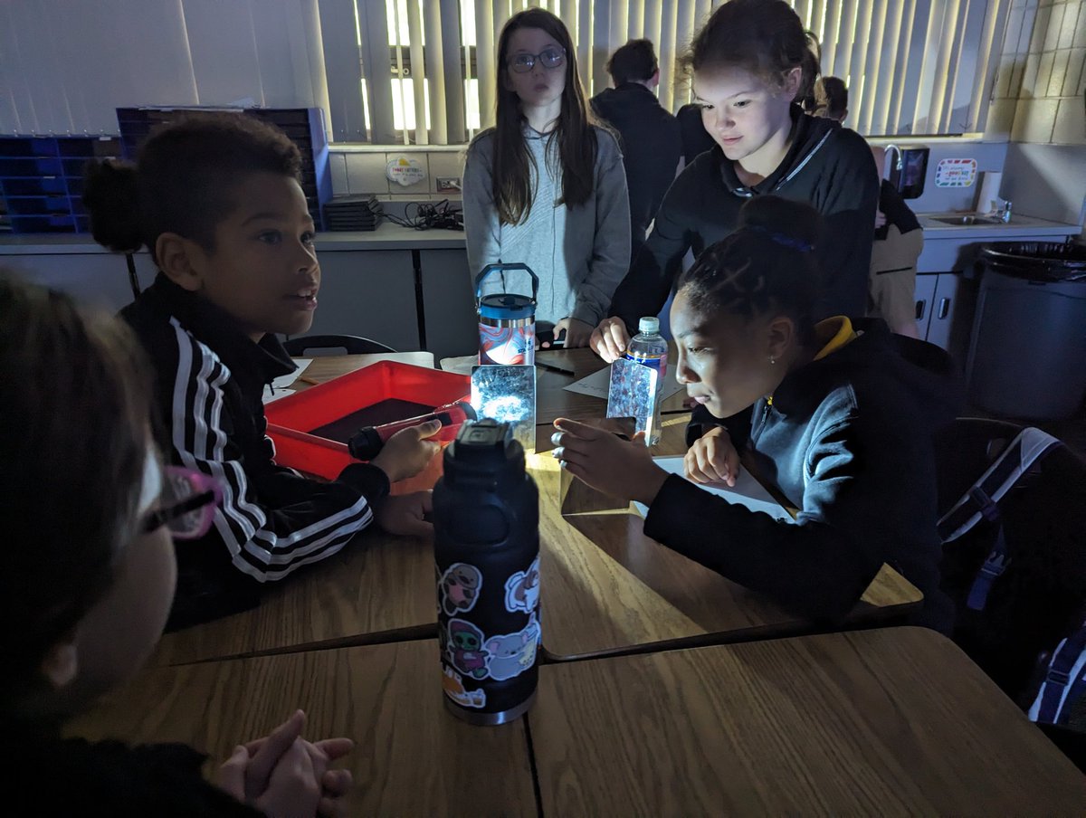 The engagement was high in science. We loved learning about reflection, refraction, and absorbed. #Science <a href="/sarasotaschools/">Sarasota Schools</a>