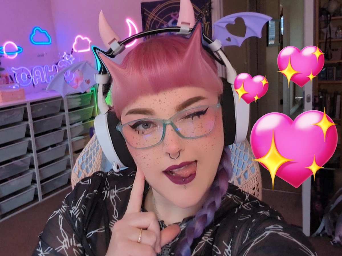 🔴 LIVE NOW
Sketchin &amp; chillin 💜✨
Ttv ➡️ chaoillustrations